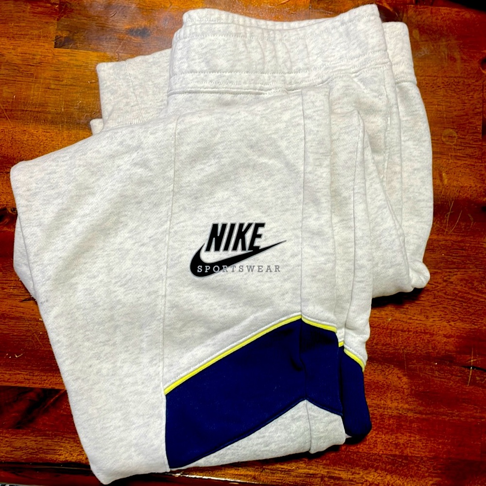 Nike joggers
